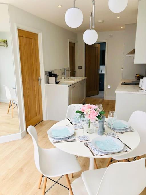'The Limes' - Air-Con Two Double Bedroom Holiday House With Private Garden Whitstable Exterior photo