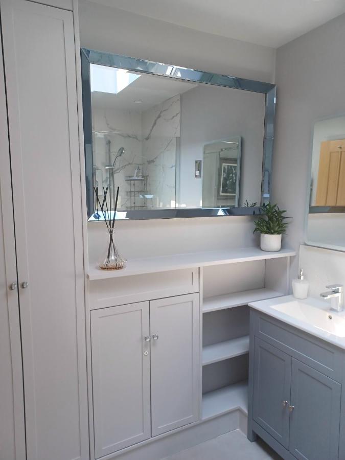 'The Limes' - Air-Con Two Double Bedroom Holiday House With Private Garden Whitstable Exterior photo